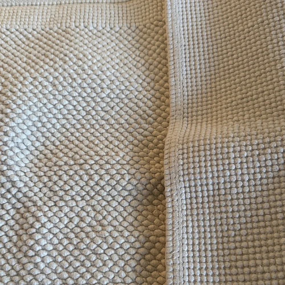 White Cotton Textured Bathmat